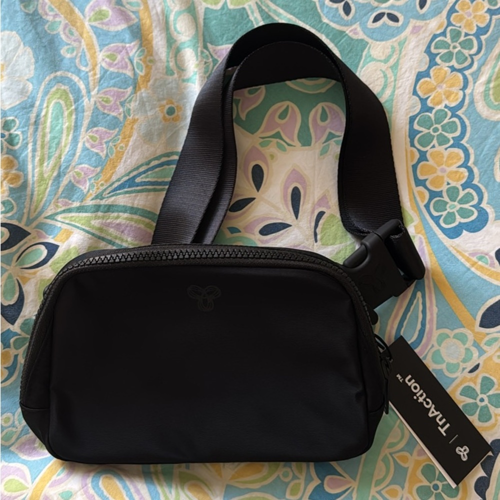TnAction TNA Aritzia Black Fanny Pack Belt Bag On-the-way Exposed Bag
